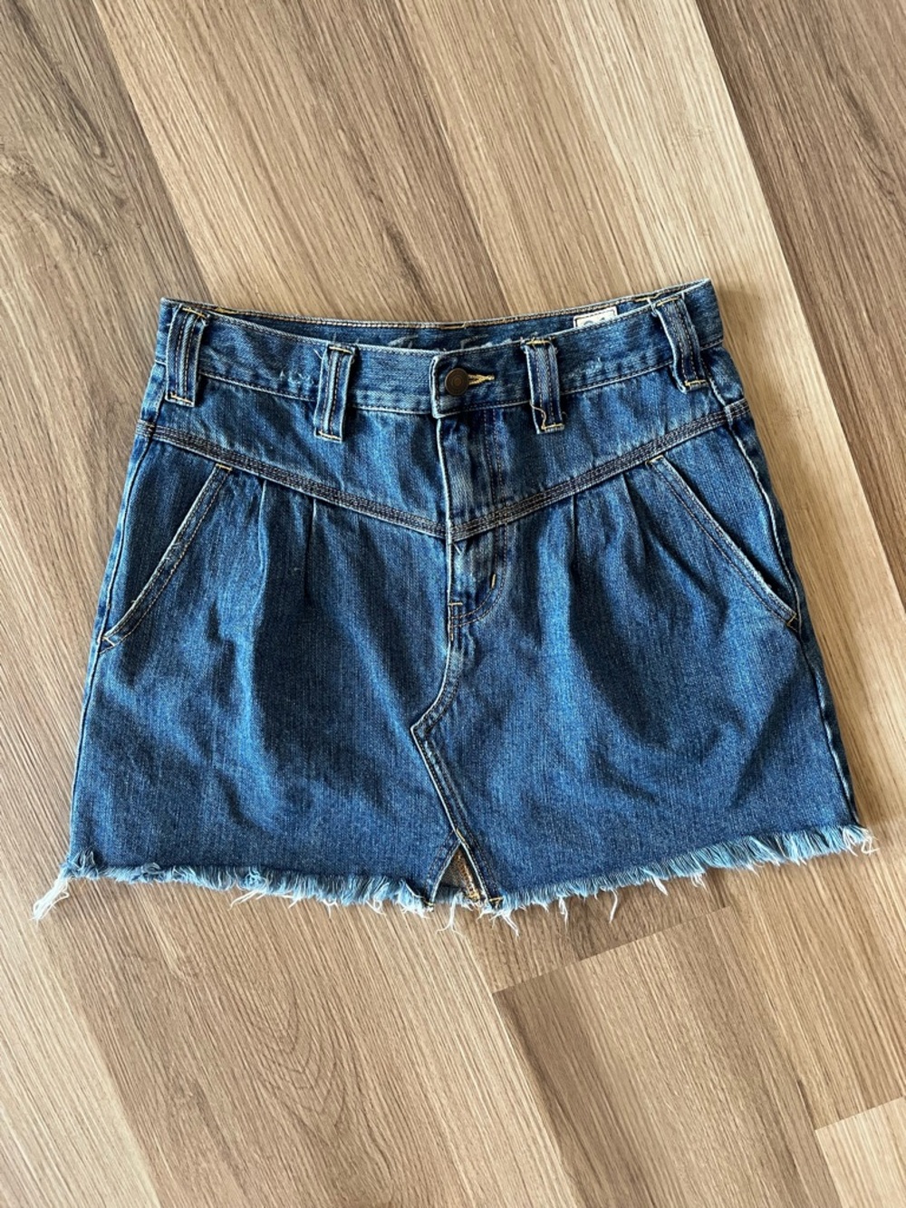 We The Free Free People Denim Mini Skirt 26 Low Rise Y2K Frayed Hem Blue Jean